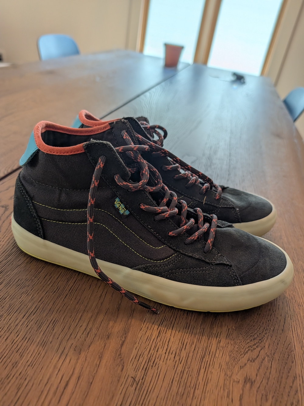 Vans Lizzie Men’s Size 9 Black High-Top Sneakers with Coral and Blue Accents